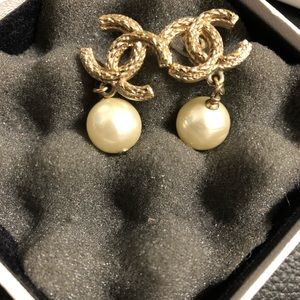 CHANEL Authentic Drop Pear earrings